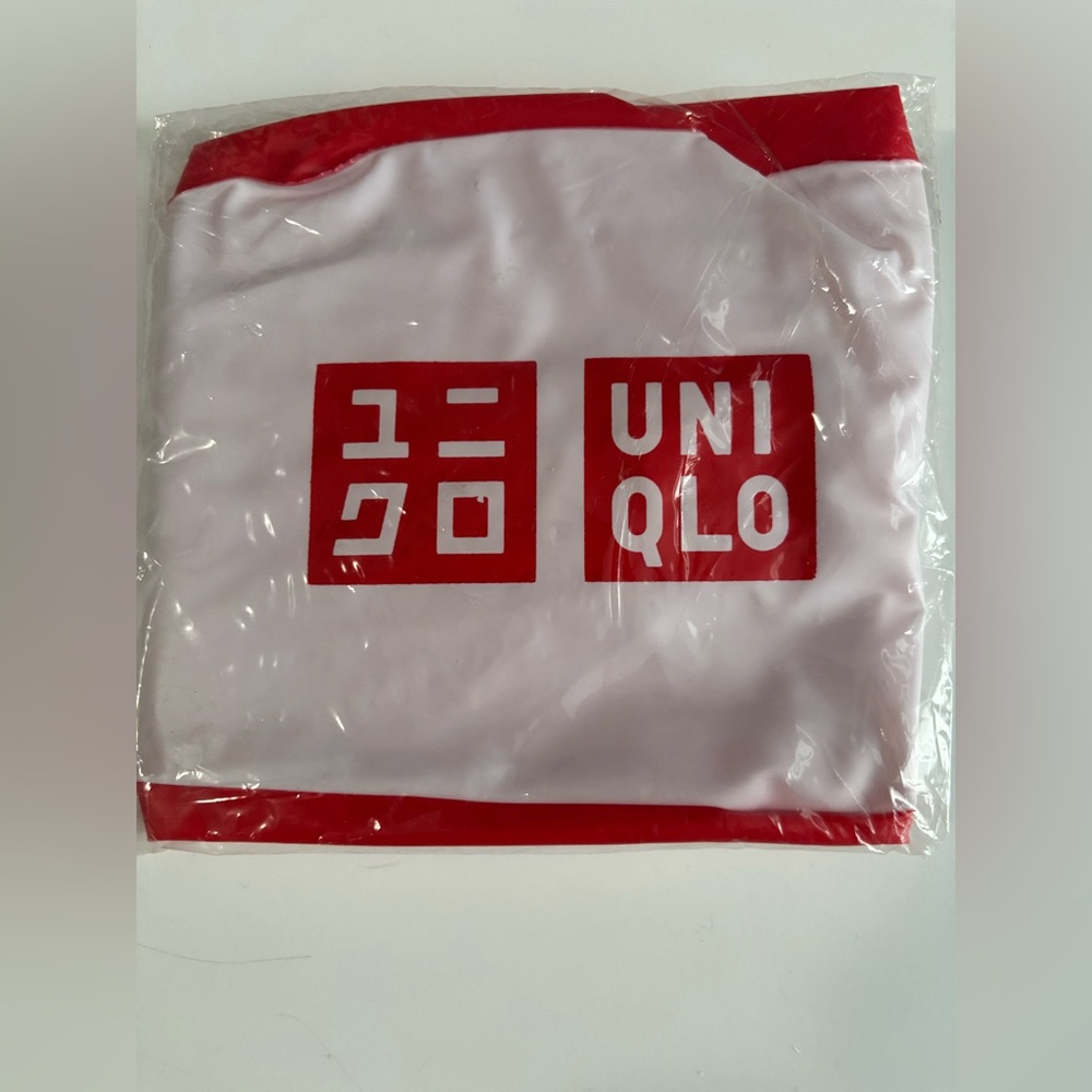 NEW UNIQLO Blow up Beach Ball, red & white